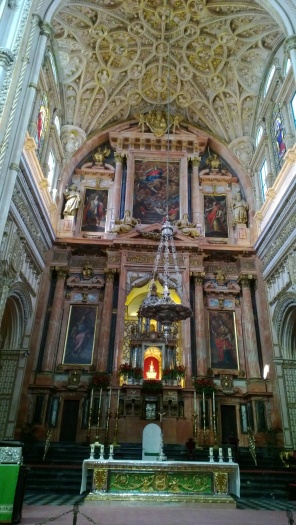 Catholic altar at the Mezquita.